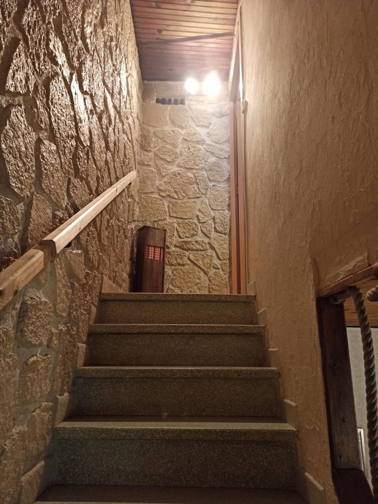 Maison Familiale Centenaire De Vigneron Montescot Eksteriør billede